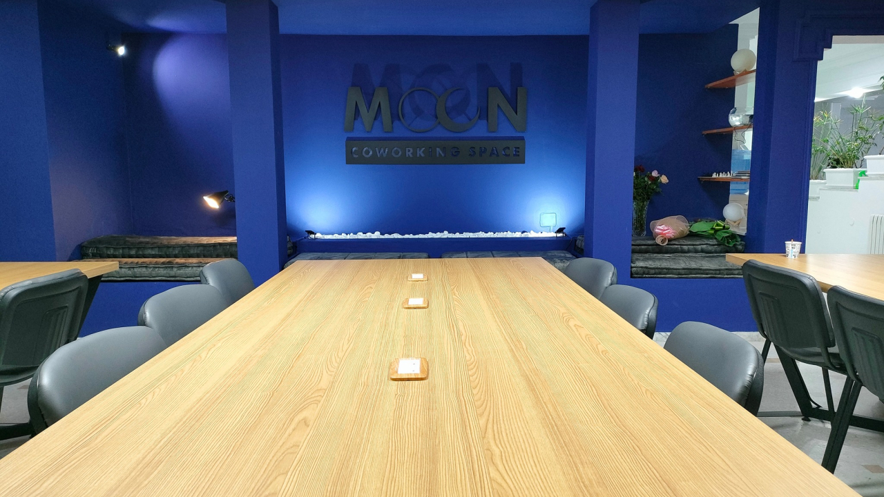 MOON COWORKING SPACE